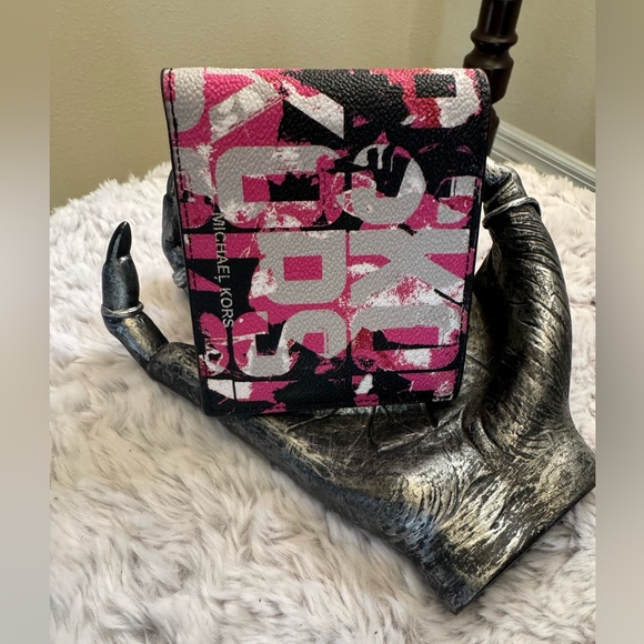 MICHAEL KORS MENS Cooper Graphic Logo Billfold Wallet Style# 36F2LCOF1V - Picture 6 of 6